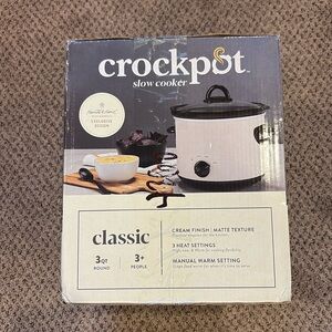 Hearth and Hand Crockpot New in Box 🤍